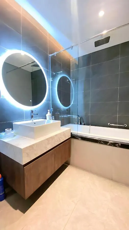 Can Ho Dich Vu Gan San Bay Tan San Nhat Ho Chi Minh City Apartment