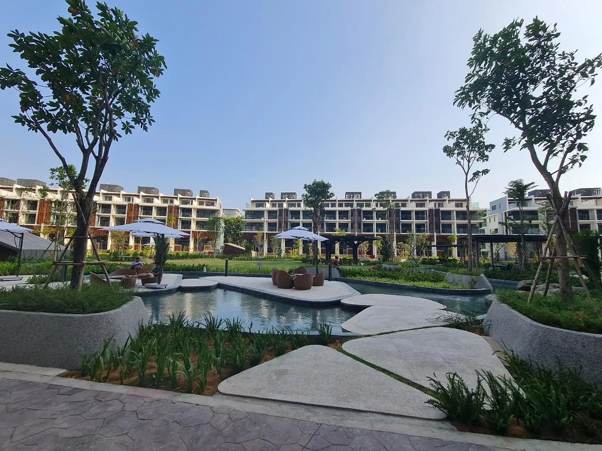 Can Ho Dich Vu Gan San Bay Tan San Nhat Ho Chi Minh City Vietnam